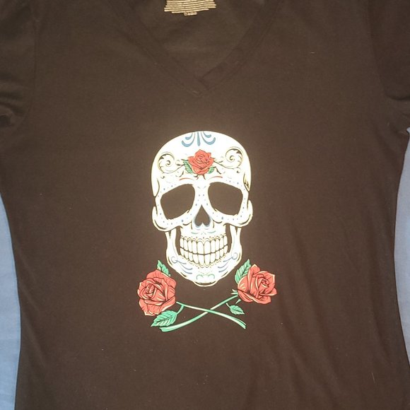 Sugar Skull T-shirt by No Boundaries Black Skull Roses Juniors Size Medium 7-9 - Picture 2 of 4
